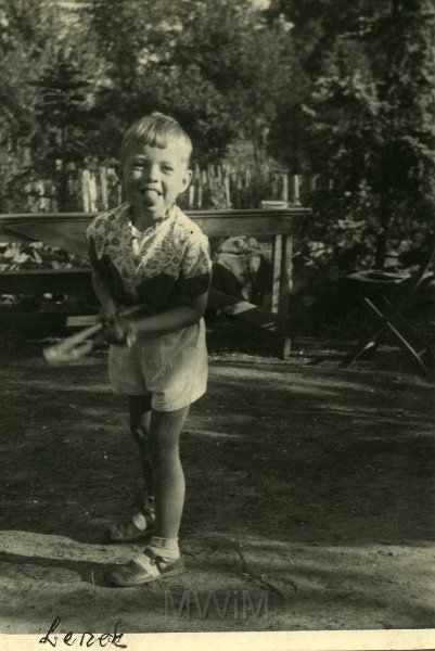 KKE 5008.jpg - Fot. Portret. Leon Troniewski – syn Czesławy Troniewskiej (z domu Strumiłło), Ursus, 1942 r.